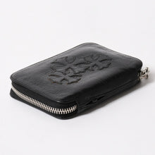 Load image into Gallery viewer, 極美品 CHROME HEARTS クロムハーツ クロスパッチ BABY BANK ROBBER 3セメタリー レザー ベイビー ウォレット 財布 CHクロス装飾 中古 4a005609