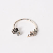 Load image into Gallery viewer, 極美品 CHROME HEARTS クロムハーツ SPINNER HOOP MINI CH スピナー フープミニ ピアス シルバー925 3.6g 中古 4a005580