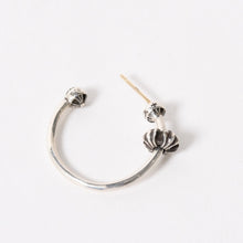 Load image into Gallery viewer, 極美品 CHROME HEARTS クロムハーツ SPINNER HOOP MINI CH スピナー フープミニ ピアス シルバー925 3.6g 中古 4a005580
