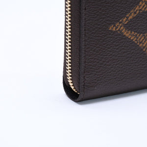 New and unused LOUIS VUITTON Monogram Giant Zippy Coinverse M69354 Monogram Giant Canvas Used 4a005620