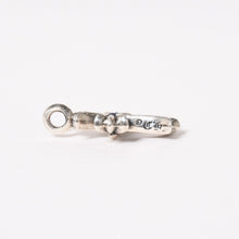 将图片加载到图库查看器，極美品 CHROME HEARTS クロムハーツ TNY CRSF P/SAP タイニーファットクロス パヴェサファイア チャーム 重量約6.14g シルバー925 中古 4a005599