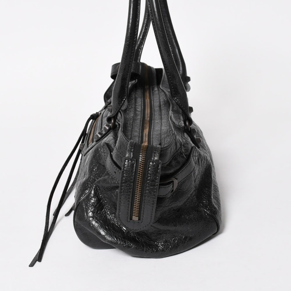 Very Good Condition BALENCIAGA Le Cityn East-West Arena Lambskin Brass Hardware 8457042 Black Silver Hardware Used 4a005472