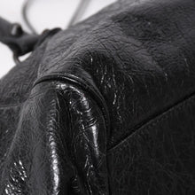Load image into Gallery viewer, 極美品 BALENCIAGA バレンシアガ Le Cityn East-West アリーナ ラムスキン ブラスハードウェア 8457042 ブラック シルバー金具 中古 4a005472