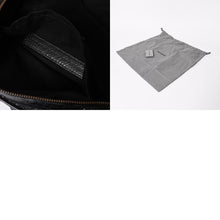 Load image into Gallery viewer, 極美品 BALENCIAGA バレンシアガ Le Cityn East-West アリーナ ラムスキン ブラスハードウェア 8457042 ブラック シルバー金具 中古 4a005472