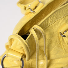 Load image into Gallery viewer, 極美品 BALENCIAGA バレンシアガ Le City レ シティ バッグ スモール 2WAYバッグ 7977892 アリーナラムスキン イエロ シルバー金具 中古 4a005463