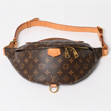 画像をギャラリービューアに読み込む, 極美品 LOUIS VUITTON ルイ ヴィトン バムバッグMM ショルダーバッグ M43644 ブラウン モノグラムキャンバス レザー ゴールド金具 中古 4a005649