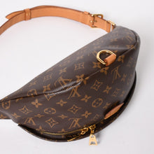 画像をギャラリービューアに読み込む, 極美品 LOUIS VUITTON ルイ ヴィトン バムバッグMM ショルダーバッグ M43644 ブラウン モノグラムキャンバス レザー ゴールド金具 中古 4a005649