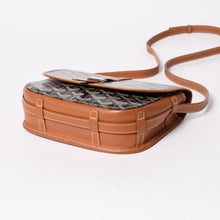 Load image into Gallery viewer, 極美品 GOYARD ゴヤール ベルヴェデーレPM クロスボディバッグ ブラウン PVCコーティングキャンバス レザー シルバー金具 中古 4a005655