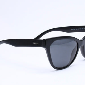 PRADA プラダ サングラス アイウェア キャットアイサングラス SPR 15V サイズ56◻︎19 ブラック シルバーロゴ 美品 中古 4a005168