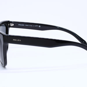 PRADA プラダ サングラス アイウェア キャットアイサングラス SPR 15V サイズ56◻︎19 ブラック シルバーロゴ 美品 中古 4a005168