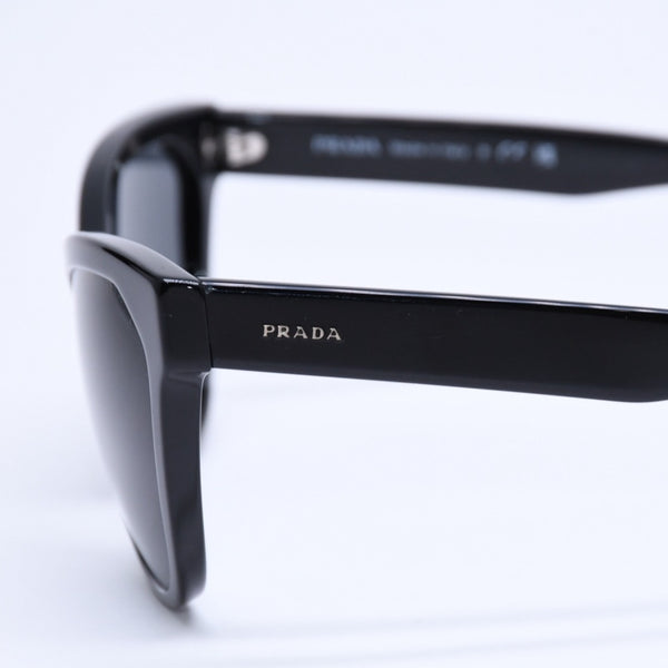 PRADA プラダ サングラス アイウェア キャットアイサングラス SPR 15V サイズ56◻︎19 ブラック シルバーロゴ 美品 中古 4a005168
