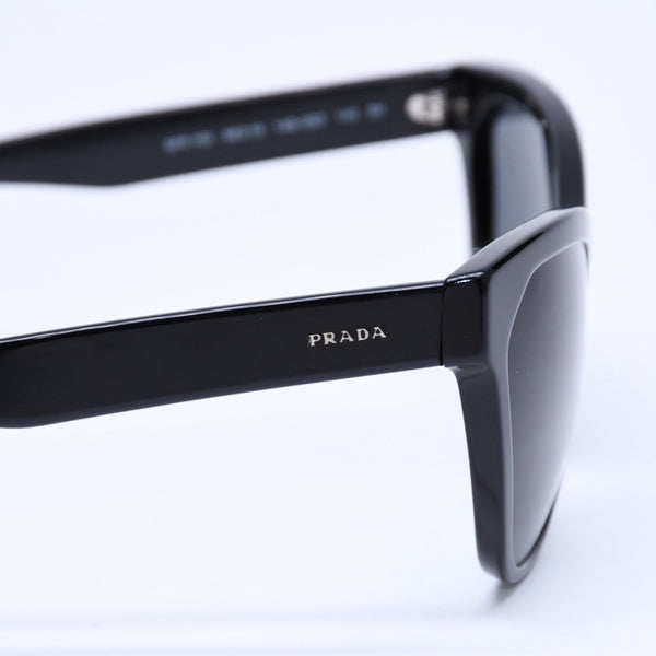 PRADA プラダ サングラス アイウェア キャットアイサングラス SPR 15V サイズ56◻︎19 ブラック シルバーロゴ 美品 中古 4a005168