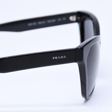 画像をギャラリービューアに読み込む, PRADA プラダ サングラス アイウェア キャットアイサングラス SPR 15V サイズ56◻︎19 ブラック シルバーロゴ 美品 中古 4a005168