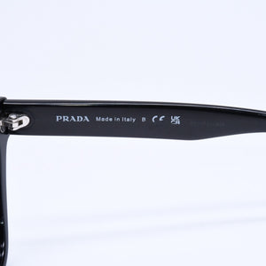 PRADA プラダ サングラス アイウェア キャットアイサングラス SPR 15V サイズ56◻︎19 ブラック シルバーロゴ 美品 中古 4a005168