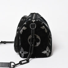 Load image into Gallery viewer, 新品同様品 ルイヴィトン LOUIS VUITTON キーポル・バンドリエール 25 ボストンバッグ モノグラムエクリプス タフタージュ M45438 中古 4a005635