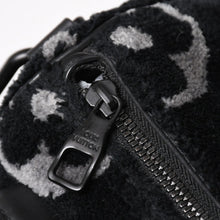 Load image into Gallery viewer, 新品同様品 ルイヴィトン LOUIS VUITTON キーポル・バンドリエール 25 ボストンバッグ モノグラムエクリプス タフタージュ M45438 中古 4a005635
