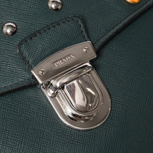 将图片加载到图库查看器，PRADA プラダ クラッチバッグ スタッズ ラインストーン サフィアーノレザー トライアングルロゴ ダークグリーン 美品 中古 4a005637