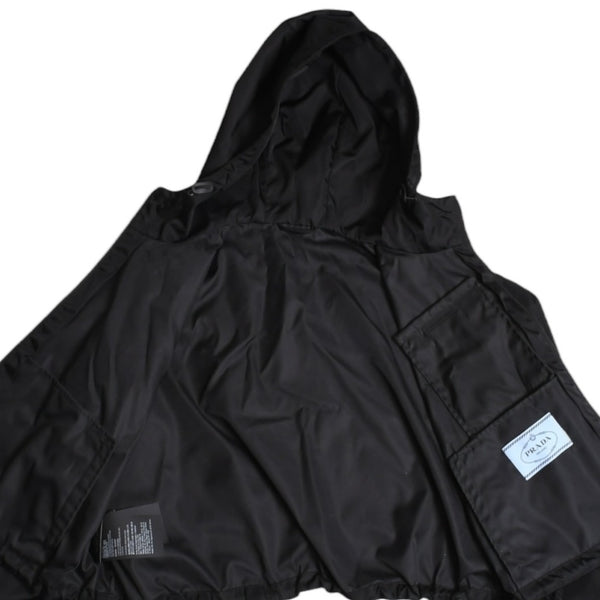 極美品 PRADA プラダ Re-Nylonトライアングルロゴ クロップド フード付き ジャケット ブラック サイズ36 シルバー金具 中古 4a005669
