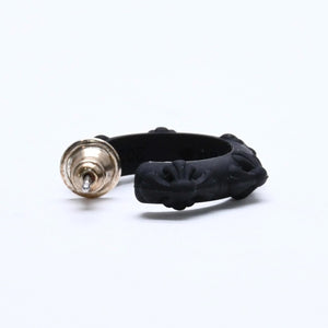 新品未使用品 CHROME HEARTS クロムハーツ ラバー RUBBER HOOP CROSS SML クロスバンドフープシリコンピアス 重量0.69 ブラック 中古 4a005749
