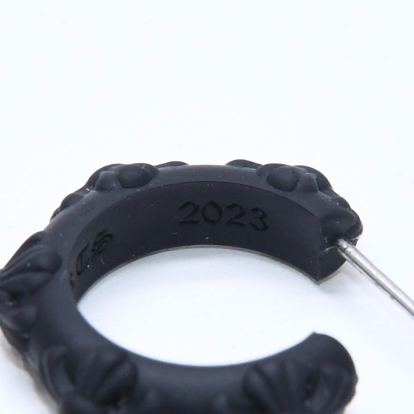 新品未使用品 CHROME HEARTS クロムハーツ ラバー RUBBER HOOP CROSS SML クロスバンドフープシリコンピアス 重量0.69 ブラック 中古 4a005749