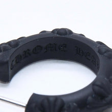 画像をギャラリービューアに読み込む, 新品未使用品 CHROME HEARTS クロムハーツ ラバー RUBBER HOOP CROSS SML クロスバンドフープシリコンピアス 重量0.71 ブラック 中古 4a005751