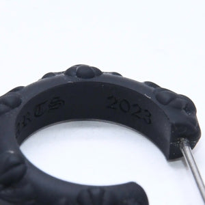 新品未使用品 CHROME HEARTS クロムハーツ ラバー RUBBER HOOP CROSS SML クロスバンドフープシリコンピアス 重量0.71 ブラック 中古 4a005751