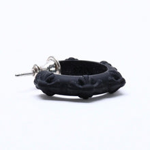 画像をギャラリービューアに読み込む, 新品未使用品 CHROME HEARTS クロムハーツ ラバー RUBBER HOOP CROSS SML クロスバンドフープシリコンピアス 重量0.71 ブラック 中古 4a005748