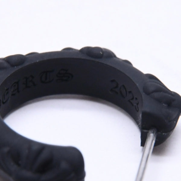 新品未使用品 CHROME HEARTS クロムハーツ ラバー RUBBER HOOP CROSS SML クロスバンドフープシリコンピアス 重量0.71 ブラック 中古 4a005750