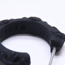 画像をギャラリービューアに読み込む, 新品未使用品 CHROME HEARTS クロムハーツ ラバー RUBBER HOOP CROSS SML クロスバンドフープシリコンピアス 重量0.71 ブラック 中古 4a005750
