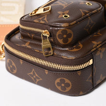 将图片加载到图库查看器，極美品 LOUIS VUITTON ルイヴィトン モノグラム ユーティリティ クロスボディ M80446 ショルダーバッグ ブラウン ゴールド金具 中古 4a005654