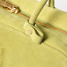 将图片加载到图库查看器，極美品 MIU MIU ミュウミュウ ボー スエードバッグ Tote Bag トートバッグ 5BB117 グリーン ゴールド金具 中古 4a005638