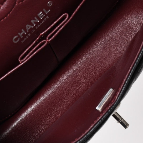 新品同様 CHANEL シャネル マトラッセ23 Wフラップ Wチェーンショルダーバッグ ランダム番台 ココマーク キャビアスキン ブラック 中古 4a005676