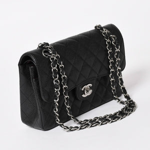 新品同様 CHANEL シャネル マトラッセ23 Wフラップ Wチェーンショルダーバッグ ランダム番台 ココマーク キャビアスキン ブラック 中古 4a005676