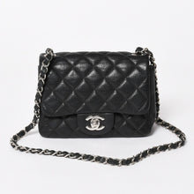 Load image into Gallery viewer, CHANEL シャネル ミニマトラッセ17 Sフラップ Sチェーンショルダーバッグ ココマーク キャビアスキン ブラック 美品 中古 4a005462