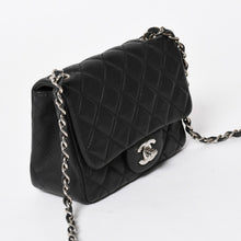 Load image into Gallery viewer, CHANEL シャネル ミニマトラッセ17 Sフラップ Sチェーンショルダーバッグ ココマーク キャビアスキン ブラック 美品 中古 4a005462