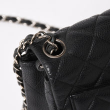Load image into Gallery viewer, CHANEL シャネル ミニマトラッセ17 Sフラップ Sチェーンショルダーバッグ ココマーク キャビアスキン ブラック 美品 中古 4a005462