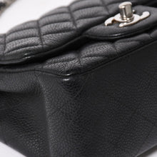 Load image into Gallery viewer, CHANEL シャネル ミニマトラッセ17 Sフラップ Sチェーンショルダーバッグ ココマーク キャビアスキン ブラック 美品 中古 4a005462