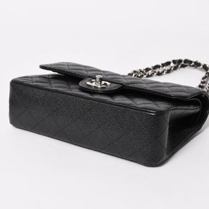 新品同様 CHANEL シャネル マトラッセ23 Wフラップ Wチェーンショルダーバッグ ランダム番台 ココマーク キャビアスキン ブラック 中古 4a005676