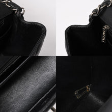 Load image into Gallery viewer, CHANEL シャネル ミニマトラッセ17 Sフラップ Sチェーンショルダーバッグ ココマーク キャビアスキン ブラック 美品 中古 4a005462