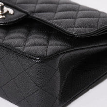 将图片加载到图库查看器，新品同様 CHANEL シャネル マトラッセ23 Wフラップ Wチェーンショルダーバッグ ランダム番台 ココマーク キャビアスキン ブラック 中古 4a005676