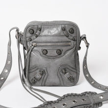将图片加载到图库查看器，BALENCIAGA バレンシアガ ル・カゴール ショルダーバッグ グレー レザー 719065 シルバー金具 美品 中古 4a005476