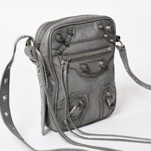 将图片加载到图库查看器，BALENCIAGA バレンシアガ ル・カゴール ショルダーバッグ グレー レザー 719065 シルバー金具 美品 中古 4a005476