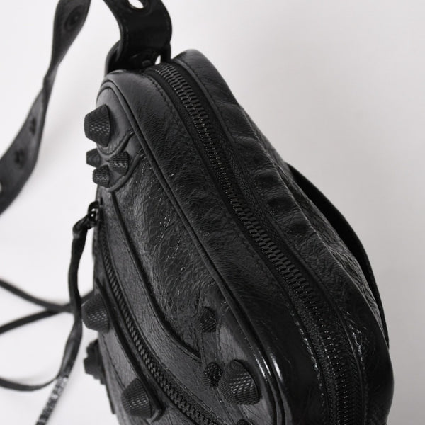 Like new BALENCIAGA Le Cagole Shoulder Bag Black Black 719065 Current Used 4a005682