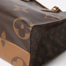 将图片加载到图库查看器，新品同様品 LOUIS VUITTON ルイヴィトン モノグラム ジャイアント リバース オンザゴーMM トートバッグ M45321 ブラウン 中古 4a005471