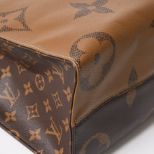 将图片加载到图库查看器，新品同様品 LOUIS VUITTON ルイヴィトン モノグラム ジャイアント リバース オンザゴーMM トートバッグ M45321 ブラウン 中古 4a005471