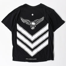 画像をギャラリービューアに読み込む, CHROME HEARTS クロムハーツ × FOTI フォティ MAHALIA マハリア 半袖Tシャツ サイズM シェブロン ブラック 美品 中古 4a005690