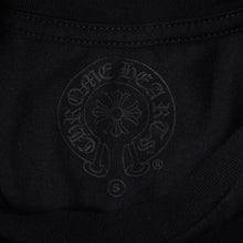 将图片加载到图库查看器，新品同様 CHROME HEARTS クロムハーツ × FOTI フォティ JARVIS ジャービス 半袖Tシャツ サイズS ブラック ピンク ブルー 中古 4a005699