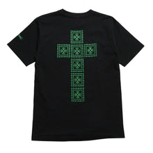 将图片加载到图库查看器中。 極美品 CHROME HEARTS クロムハーツ CHプラスプリント半袖ポケットTシャツ CHプラス オールドブロッククロス ブラック Mサイズ 中古 4a005763