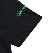 将图片加载到图库查看器中。 極美品 CHROME HEARTS クロムハーツ CHプラスプリント半袖ポケットTシャツ CHプラス オールドブロッククロス ブラック Mサイズ 中古 4a005763