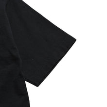 将图片加载到图库查看器中。 極美品 CHROME HEARTS クロムハーツ CHプラスプリント半袖ポケットTシャツ CHプラス オールドブロッククロス ブラック Mサイズ 中古 4a005763
